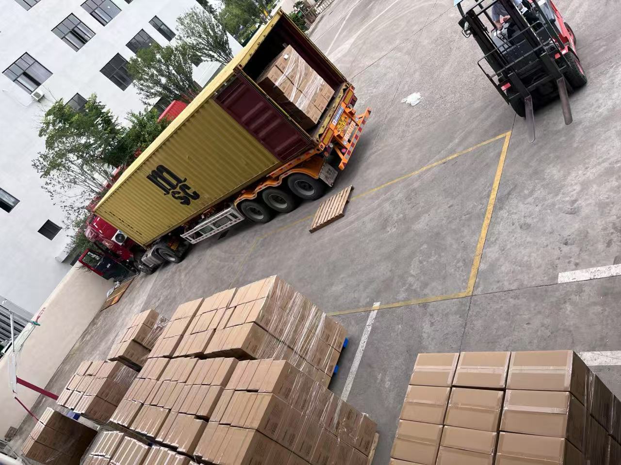 Landsign Mal Gruplarını Başarıyla Gönderiyor